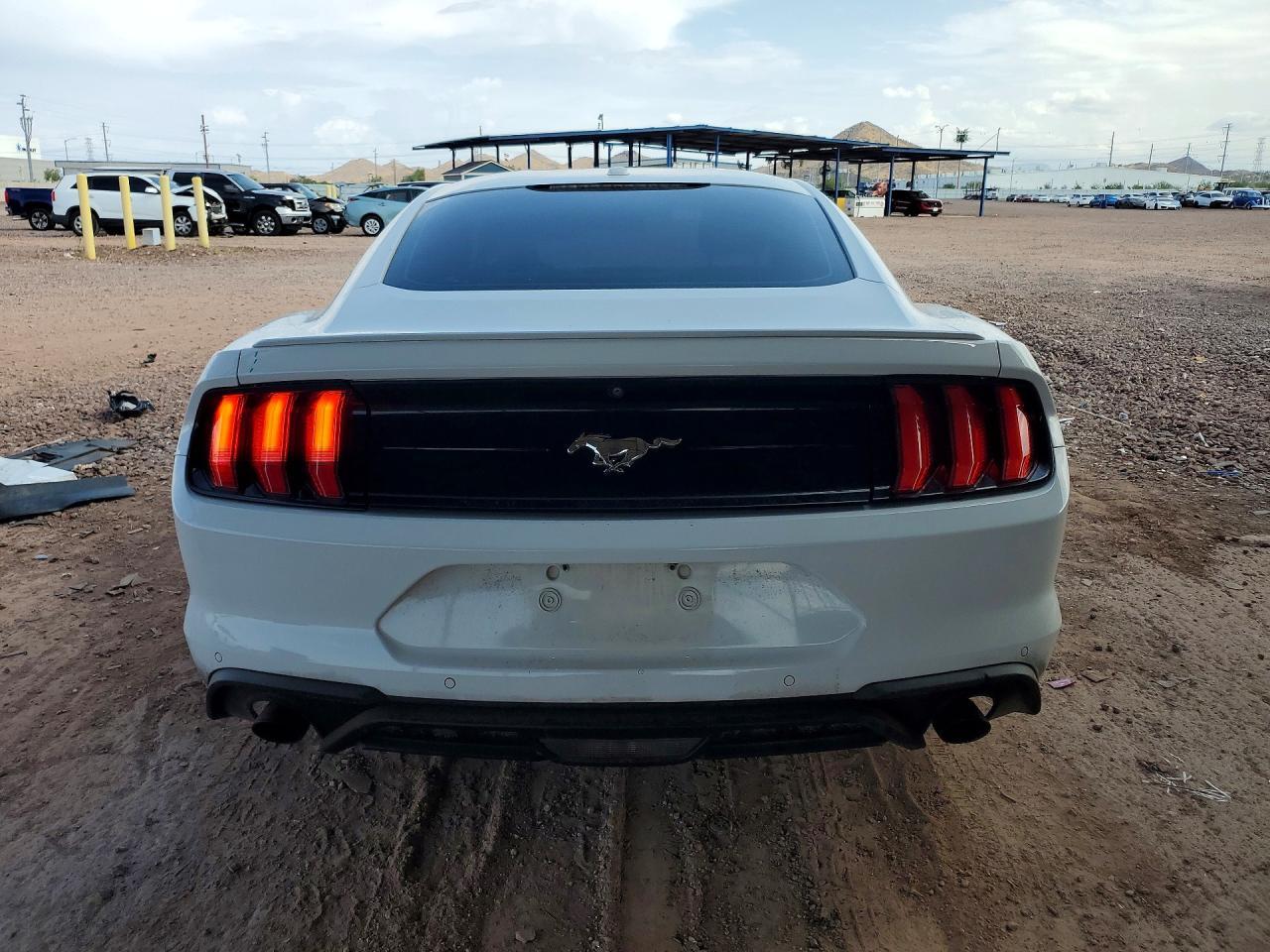 2018 Ford Mustang - zdjęcie 6