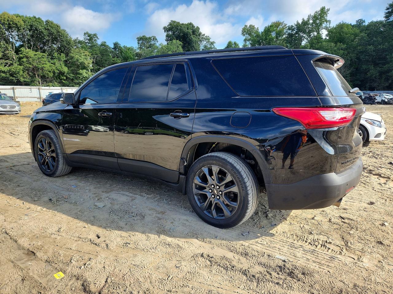 2021 Chevrolet Traverse Rs - zdjęcie 2