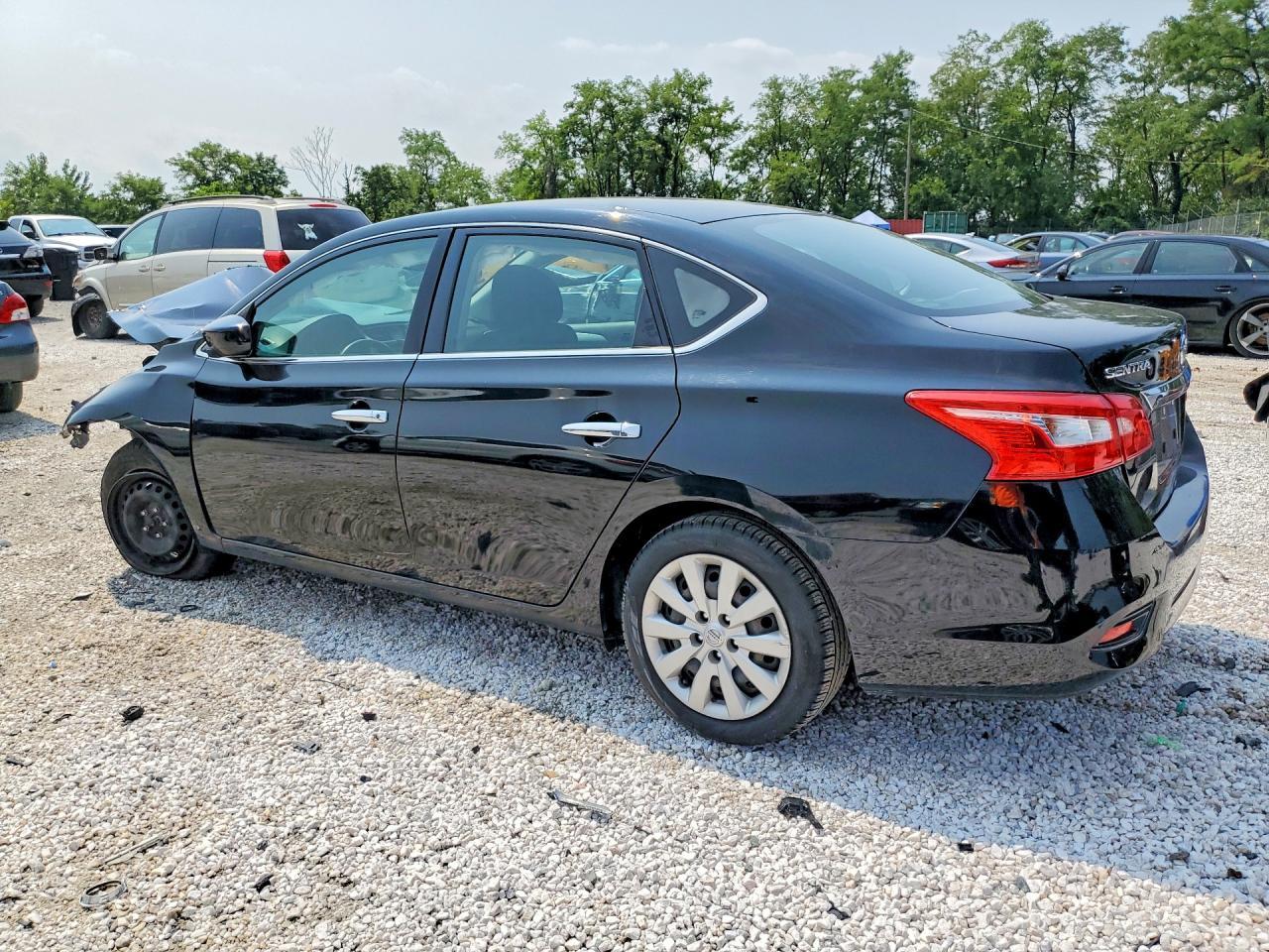 2018 Nissan Sentra S - zdjęcie 2