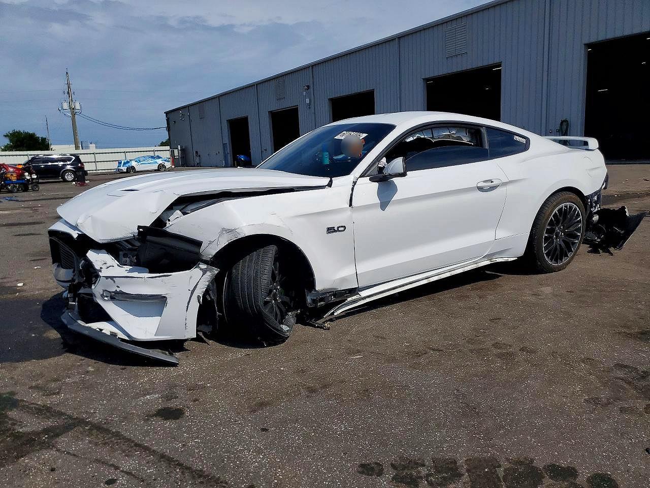 2020 Ford Mustang Gt - zdjęcie główne