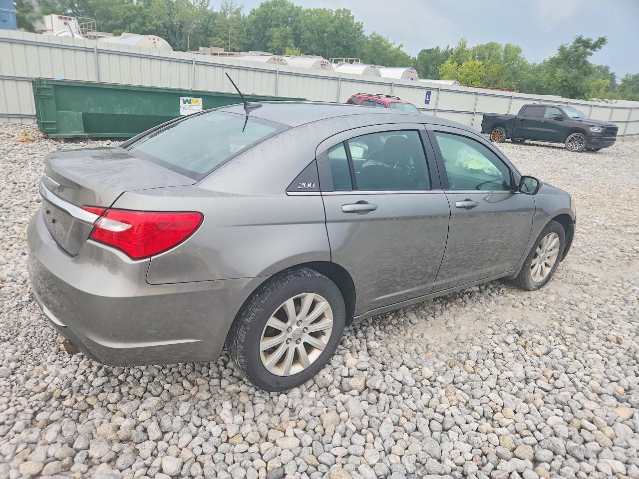 2013 Chrysler 200 Touring - zdjęcie 3