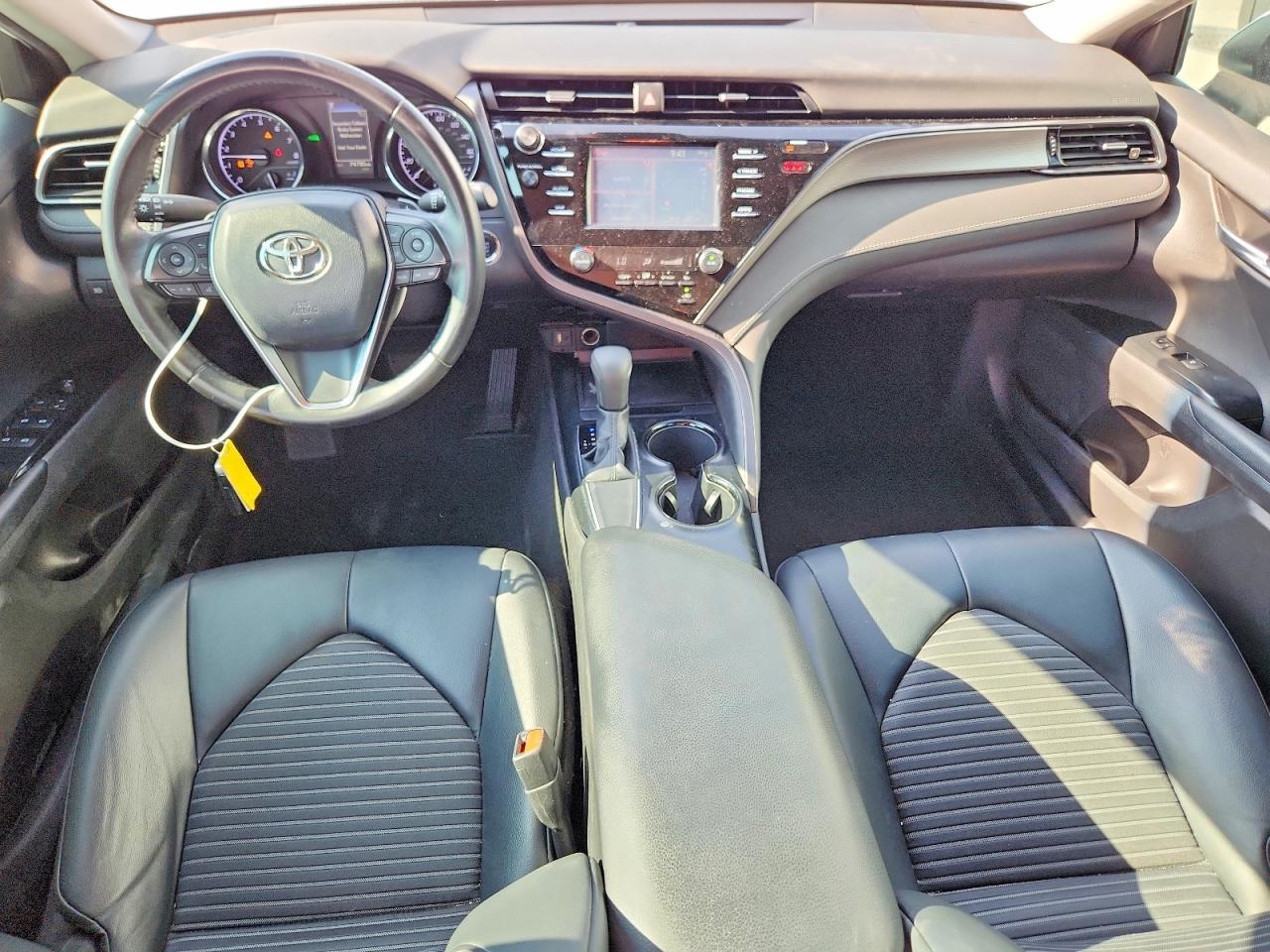 2019 Toyota Camry Se - zdjęcie 8