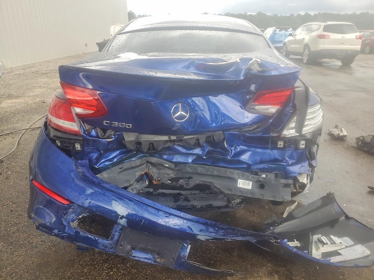 2017 Mercedes-Benz C 300 - zdjęcie 6