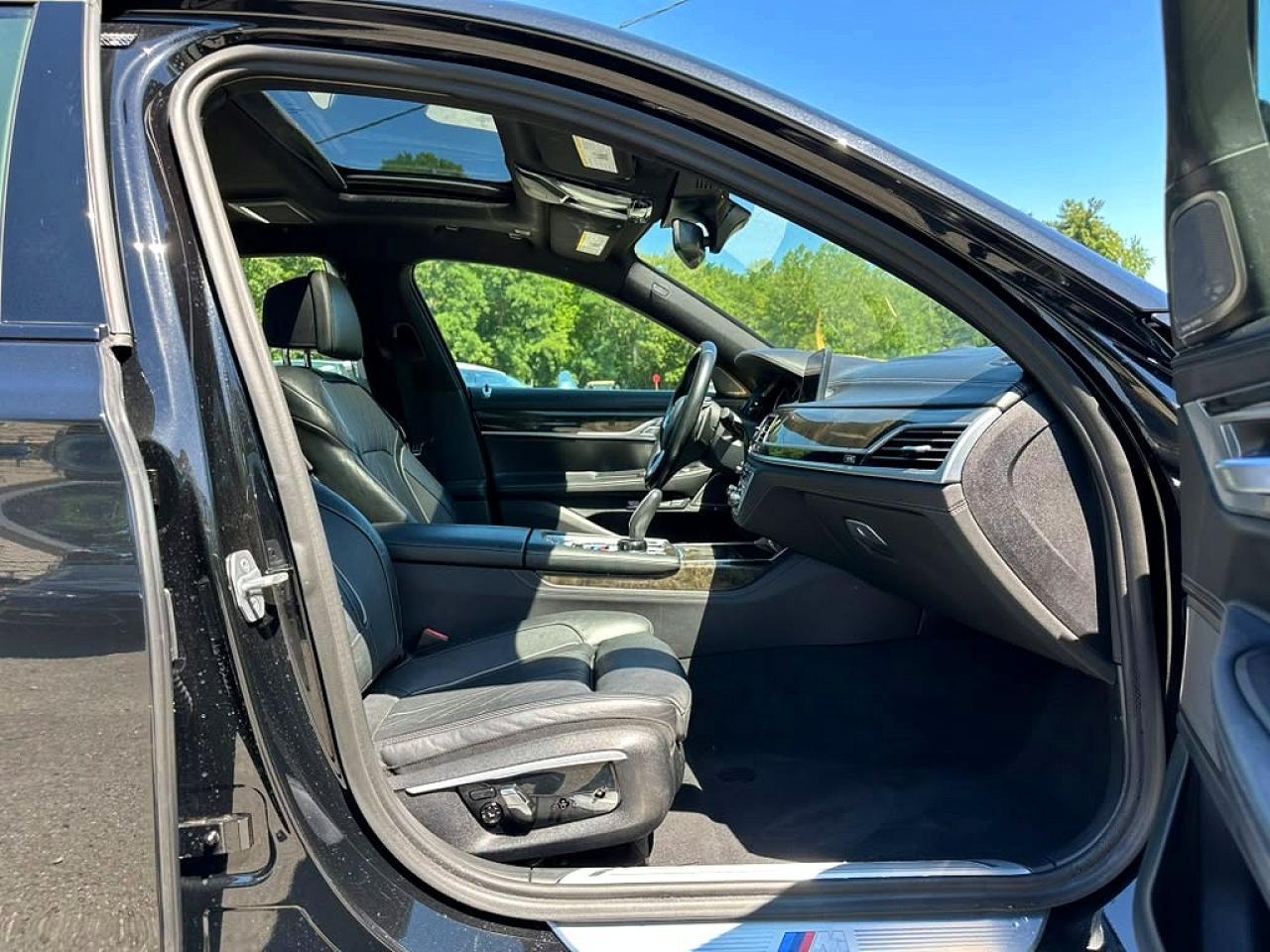 2019 BMW 750 I - zdjęcie 7