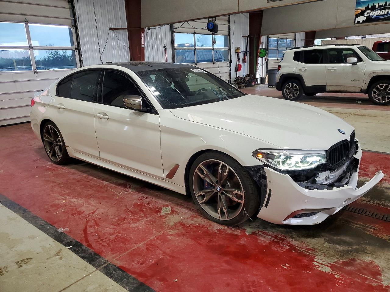2019 BMW Seria 5 M550i - zdjęcie 4