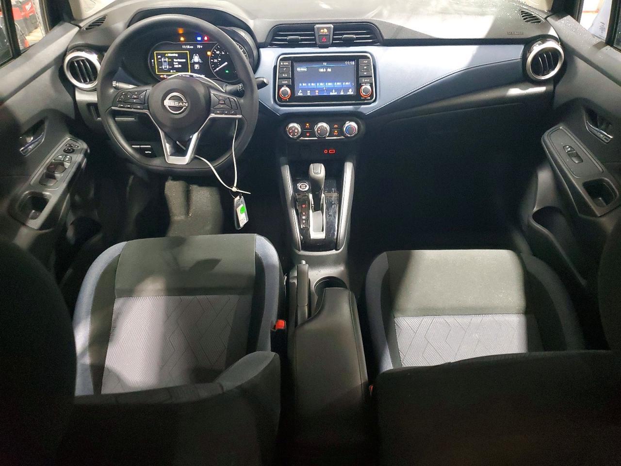 2025 Nissan Versa Sv - zdjęcie 8