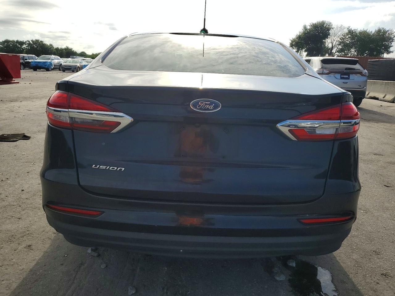 2019 Ford Fusion S - zdjęcie 6