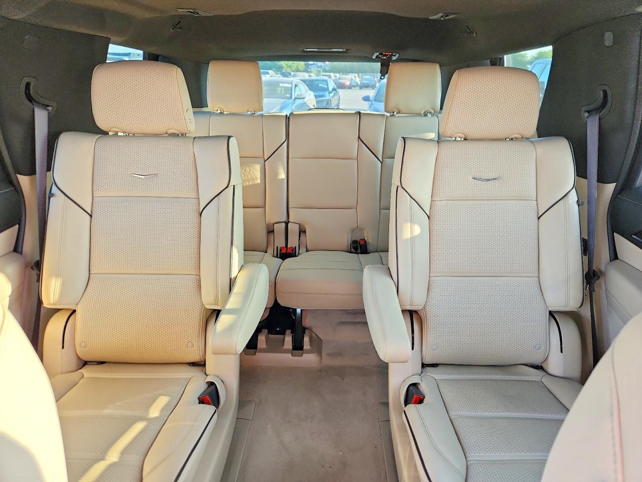 2024 Cadillac Escalade Premium Luxury - zdjęcie 10