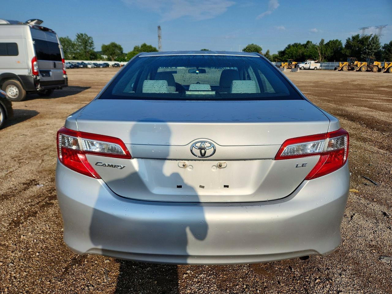 2013 Toyota Camry Le - zdjęcie 6