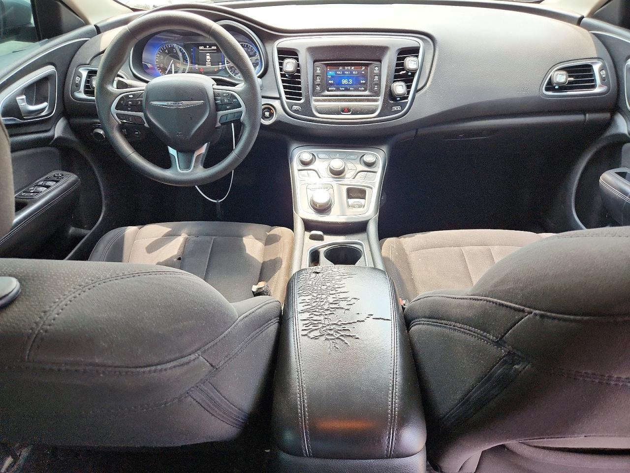2015 Chrysler 200 Limited - zdjęcie 8