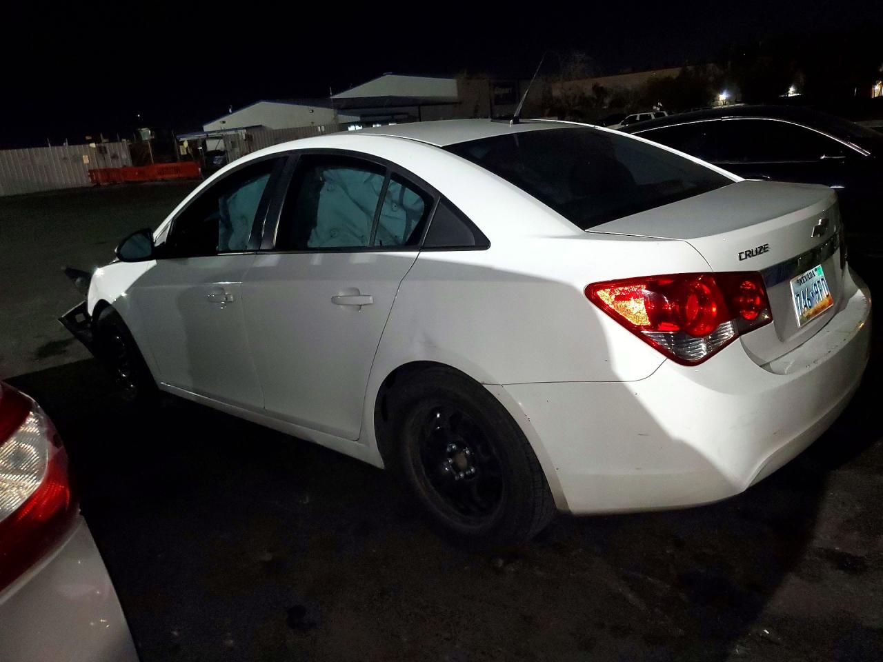 2014 Chevrolet Cruze Ls - zdjęcie 2
