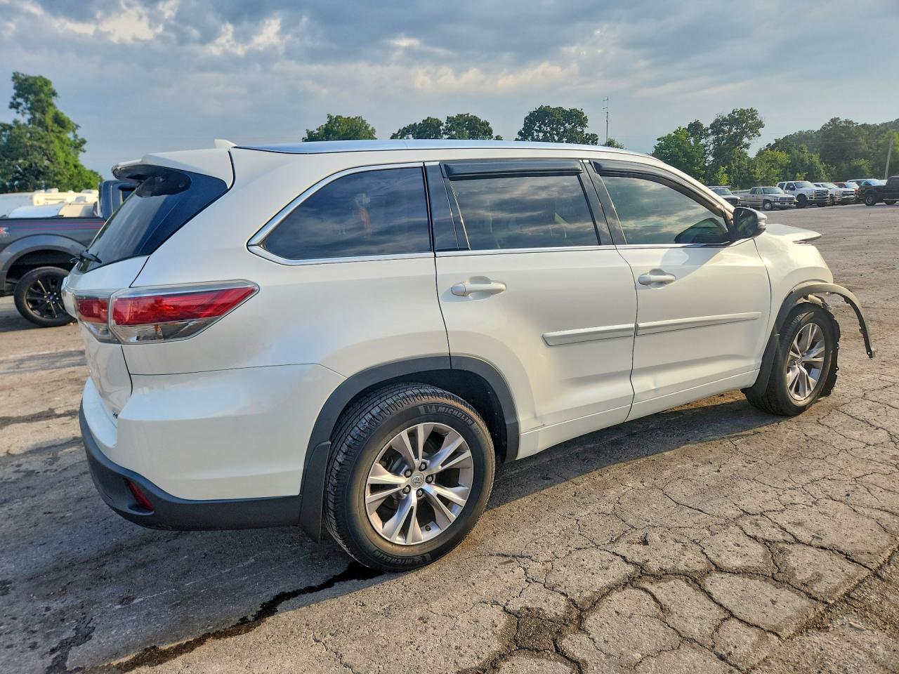 2014 Toyota Highlander Xle - zdjęcie 3