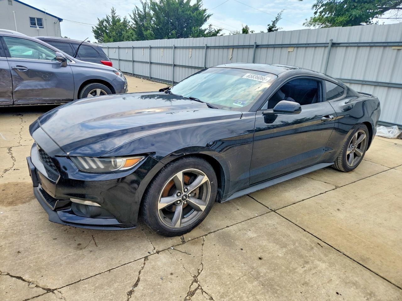 2015 Ford Mustang - zdjęcie główne