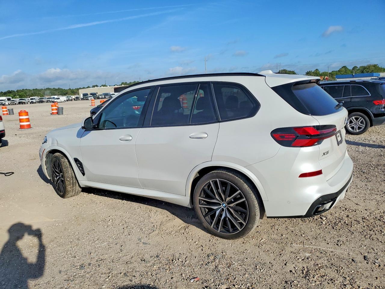 2025 BMW X5 xDrive40I - zdjęcie 2