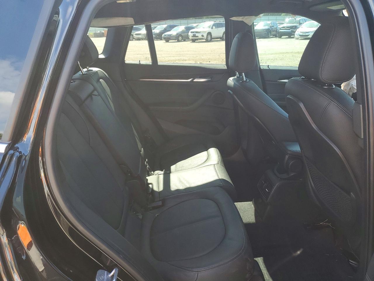 2016 BMW X1 xDrive28I - zdjęcie 10