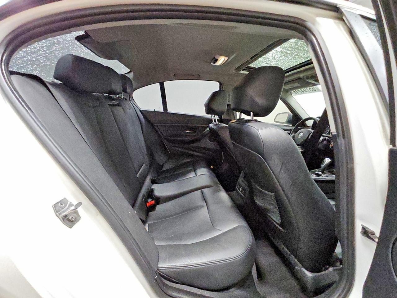 2013 BMW Seria 3 328i - zdjęcie 10