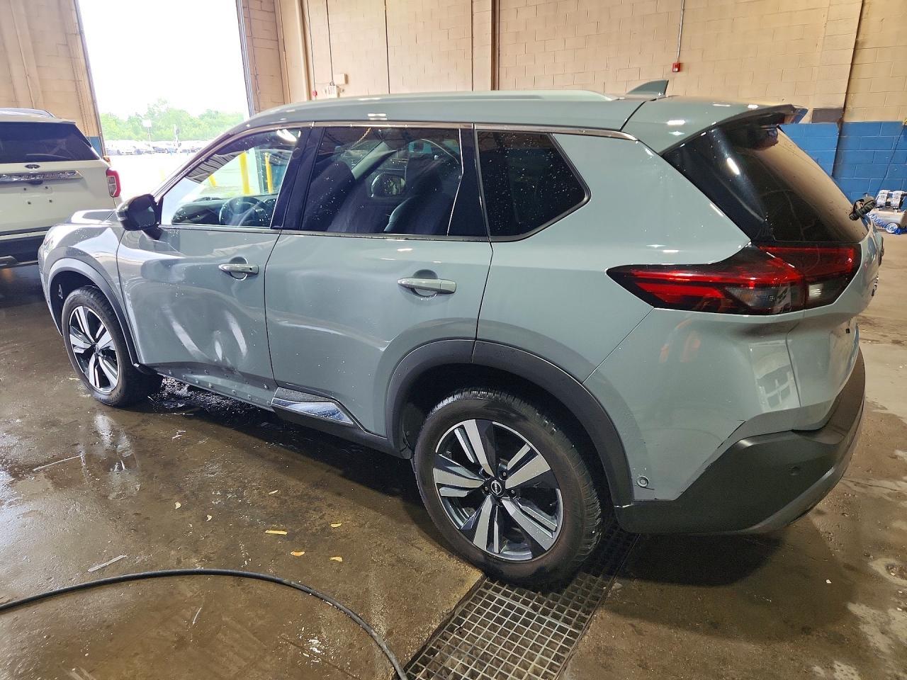 2023 Nissan Rogue Sl - zdjęcie 2