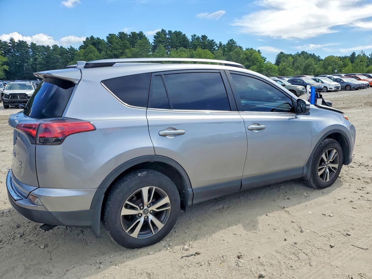 2018 Toyota Rav4 Xle - zdjęcie 3