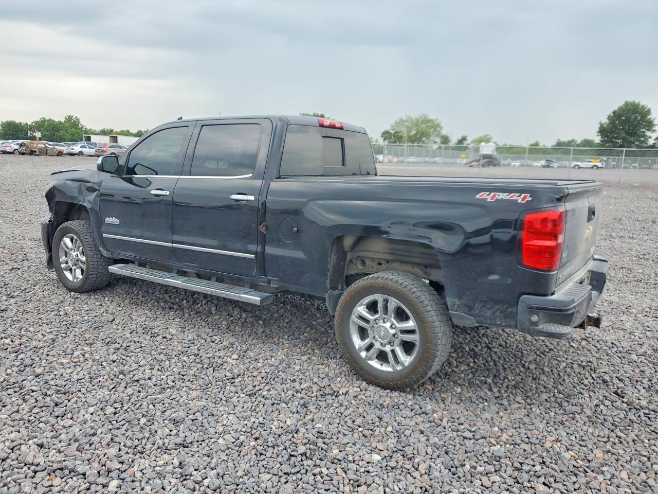 2015 Chevrolet Silverado K2500 High Country - zdjęcie 2