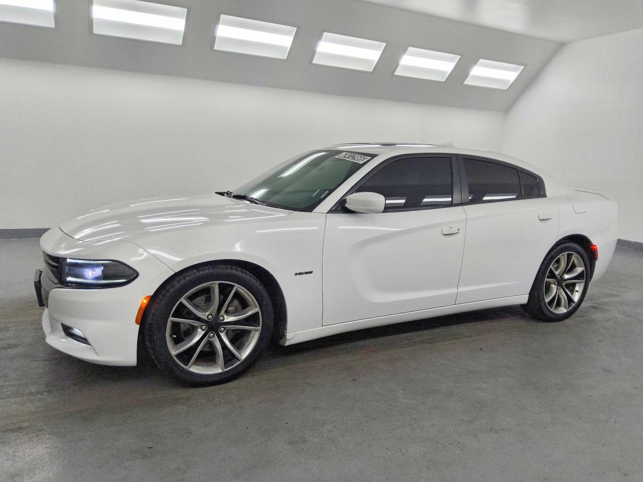 2015 Dodge Charger R/T - zdjęcie główne
