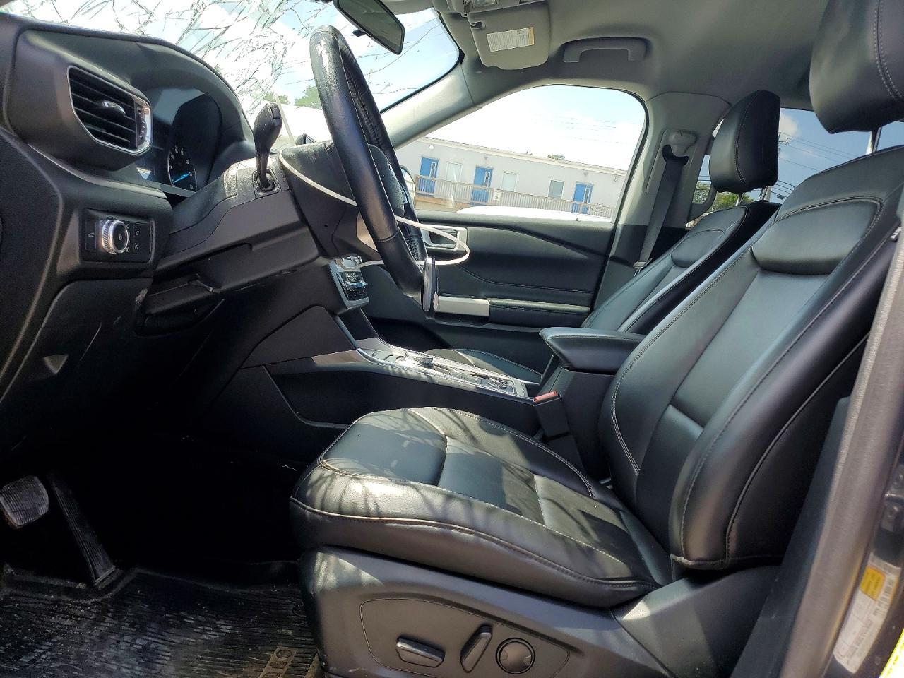 2022 Ford Explorer Xlt - zdjęcie 7