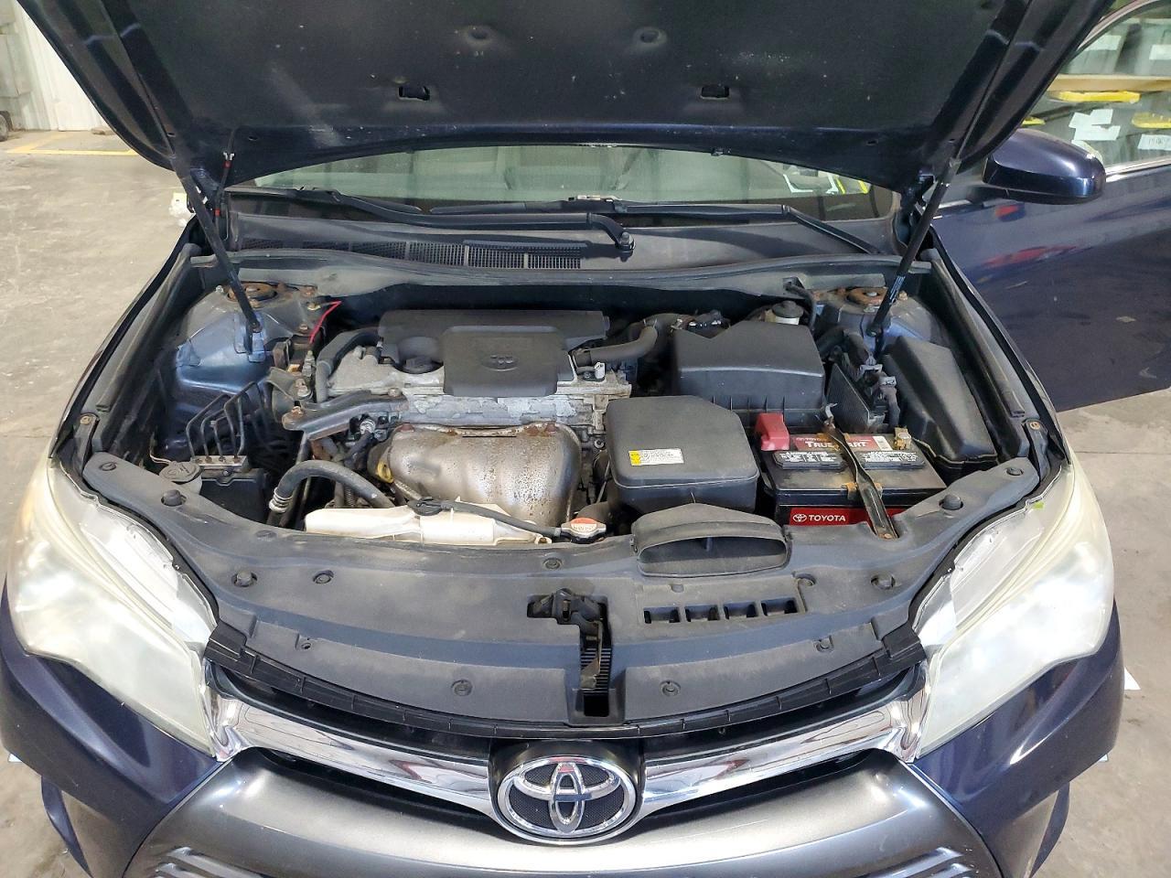 2016 Toyota Camry Le - zdjęcie 11