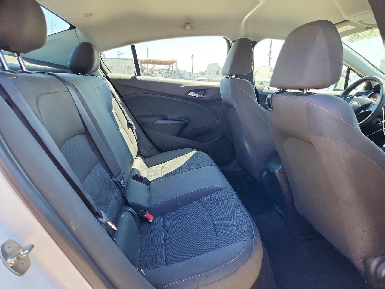 2019 Chevrolet Cruze Ls - zdjęcie 10