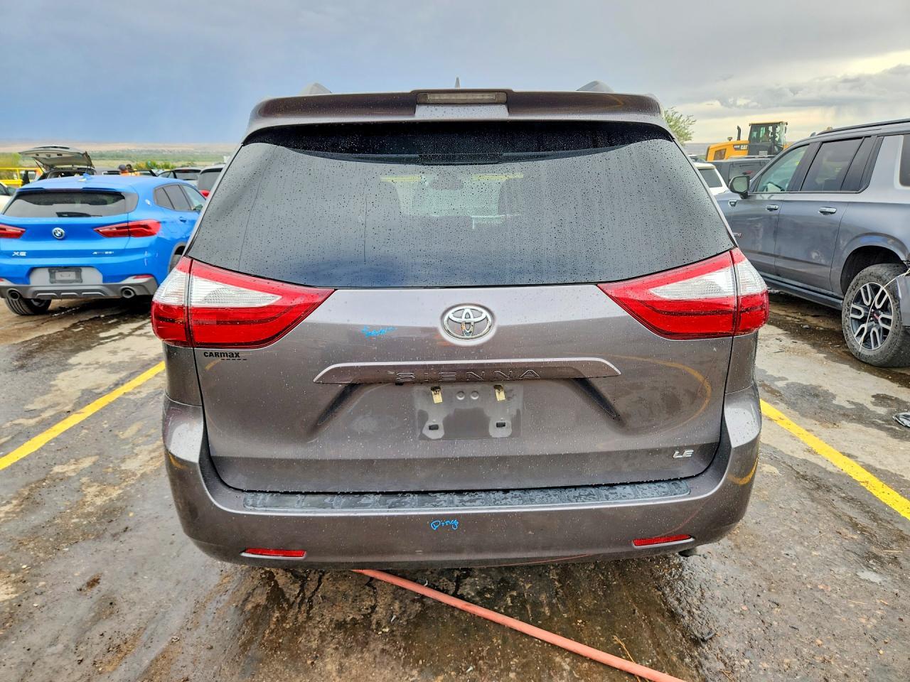 2018 Toyota Sienna Le - zdjęcie 6