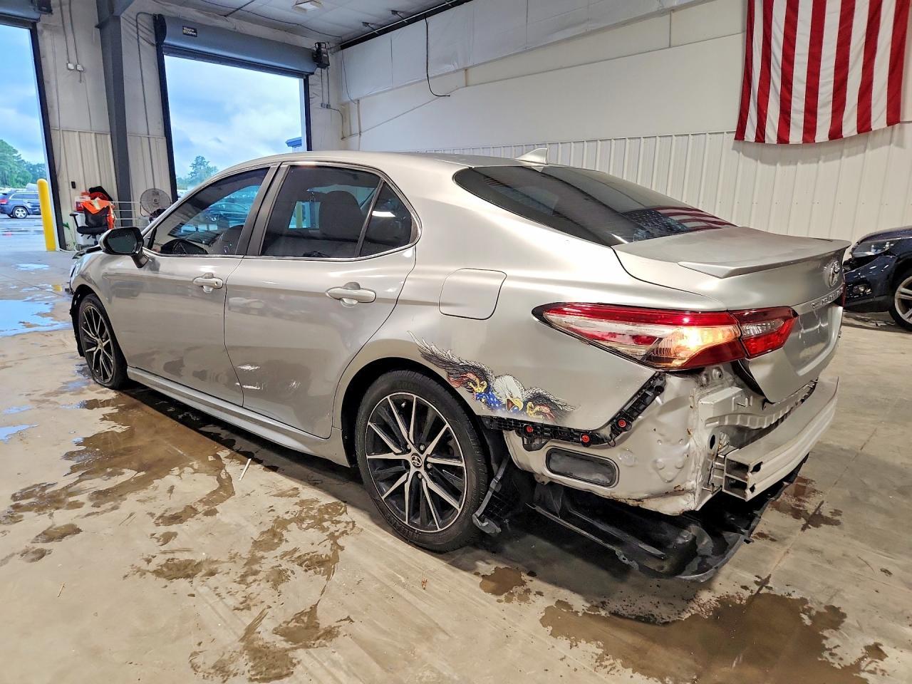 2021 Toyota Camry Se - zdjęcie 2