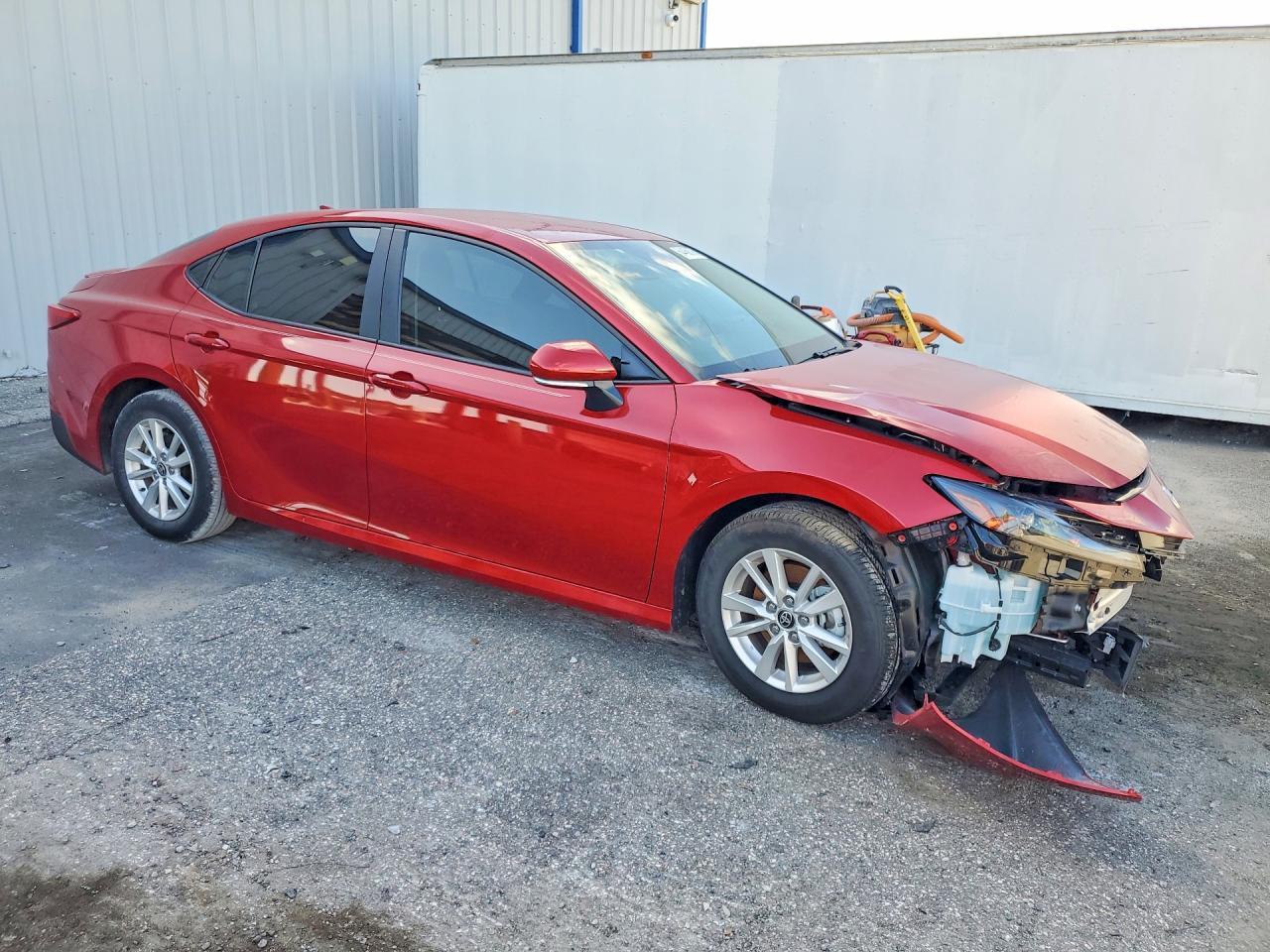 2025 Toyota Camry Le - zdjęcie 4