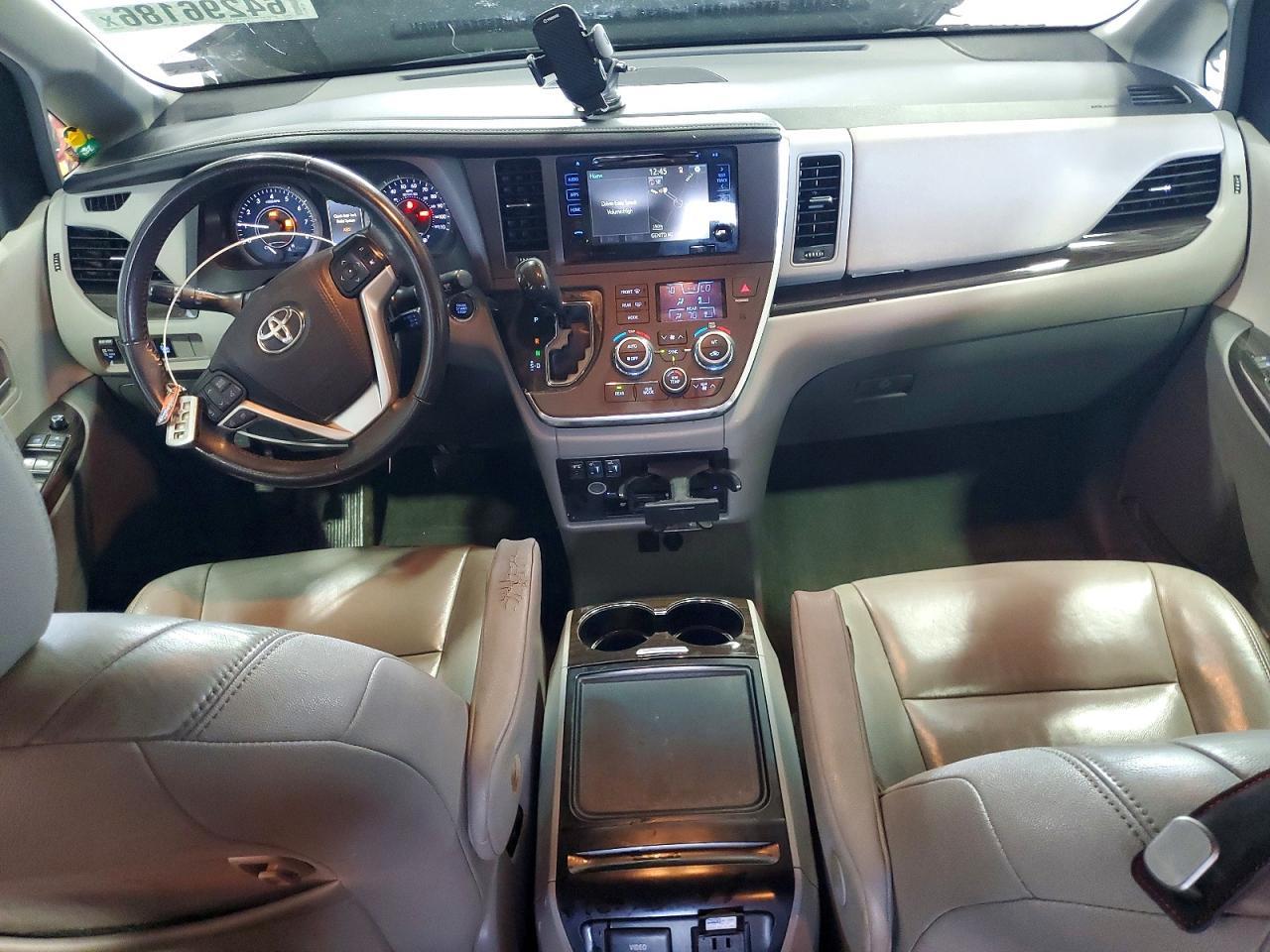 2017 Toyota Sienna Xle Premium 8-Passenger - zdjęcie 8