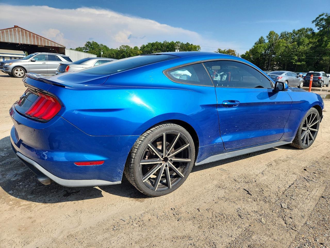 2018 Ford Mustang - zdjęcie 3