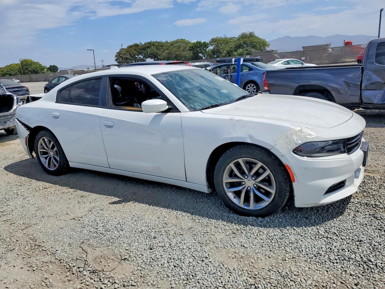 2016 Dodge Charger Sxt - zdjęcie 4