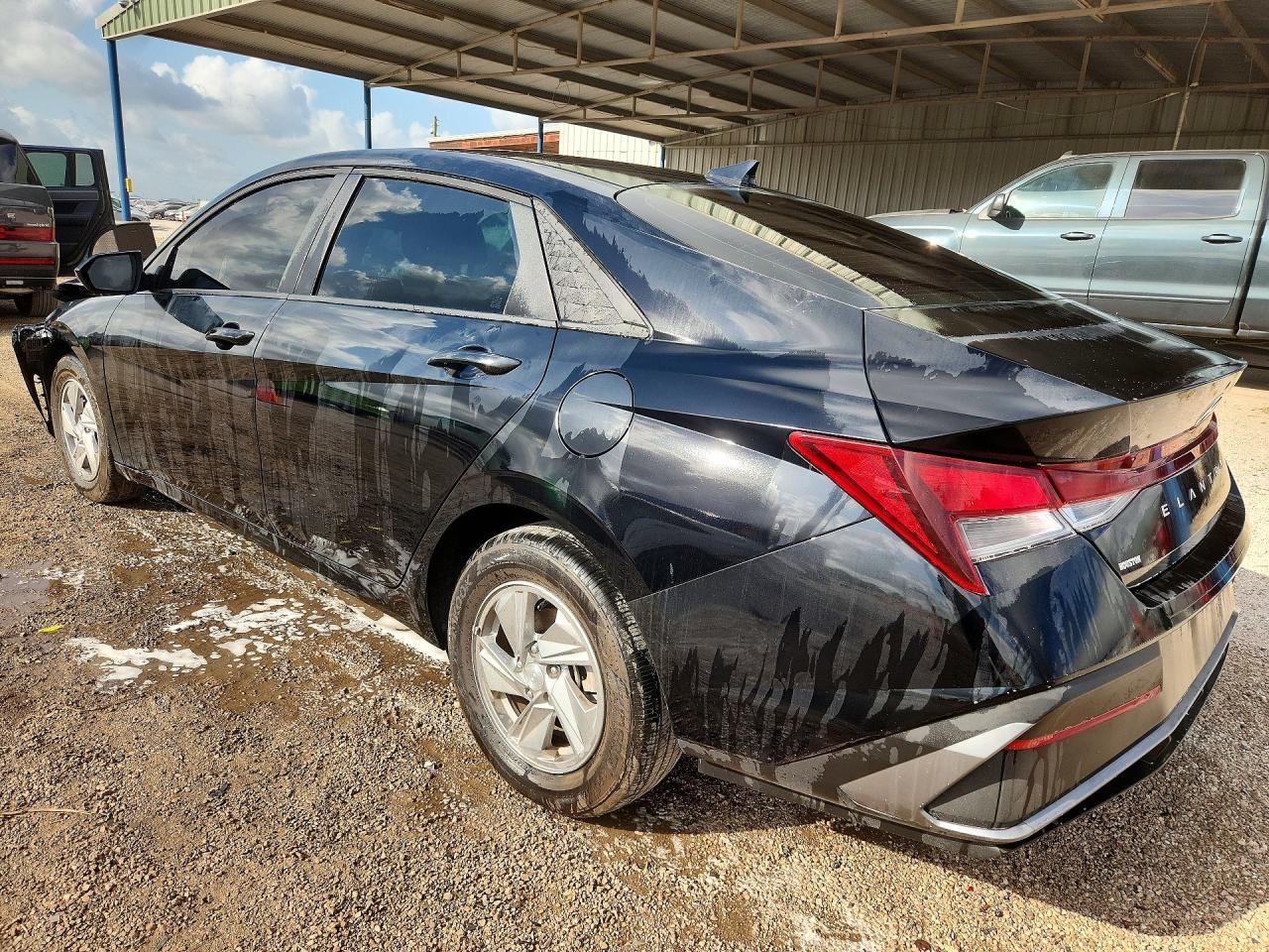 2026 Hyundai Elantra Se - zdjęcie 2