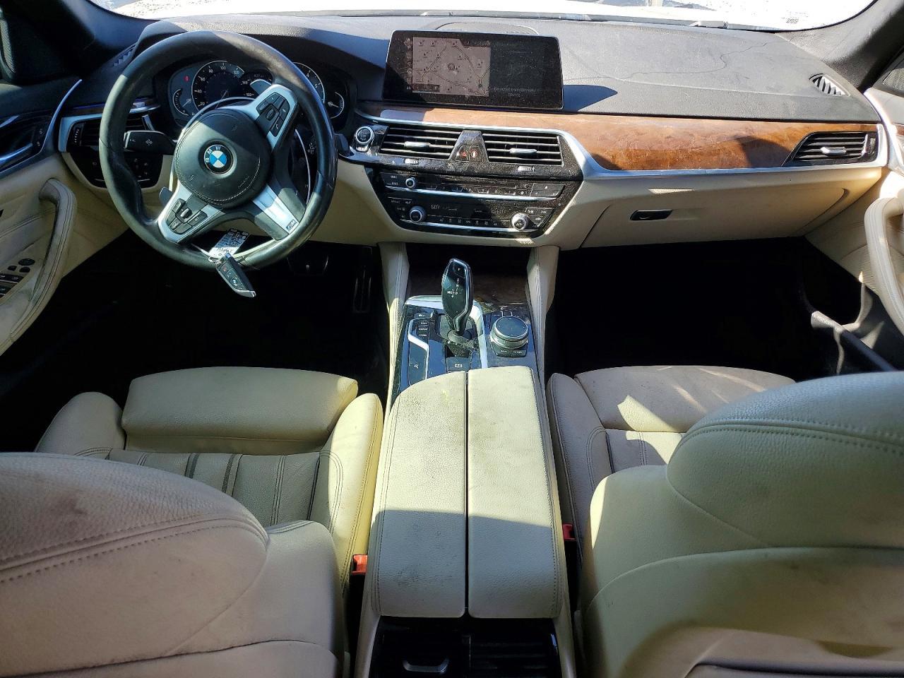 2019 BMW 530 I - zdjęcie 8