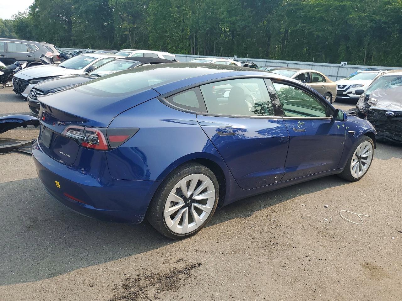 2022 Tesla Model 3 - zdjęcie 3