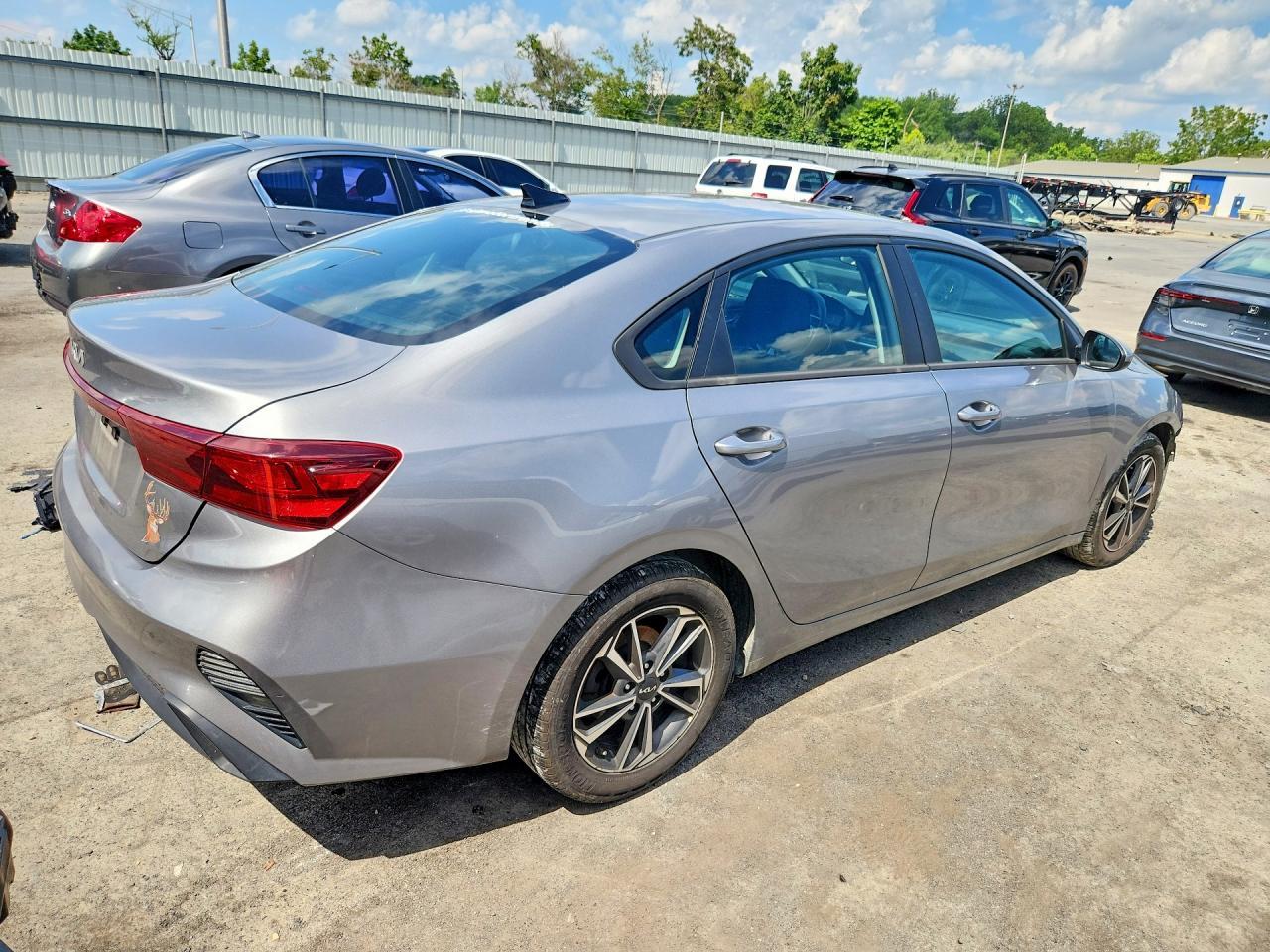 2023 Kia Forte Lxs - zdjęcie 3