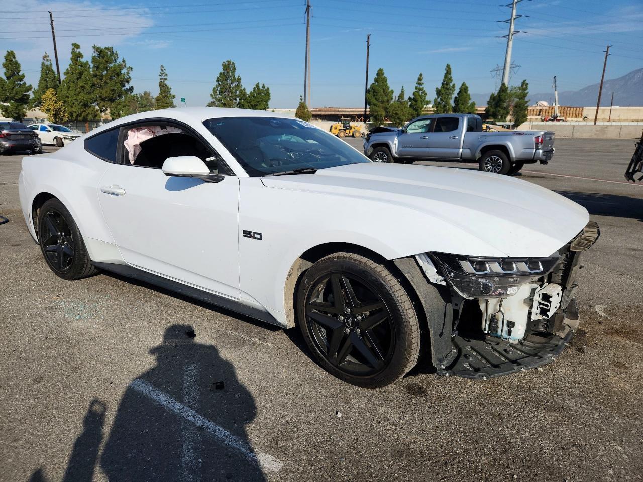 2024 Ford Mustang - zdjęcie 4
