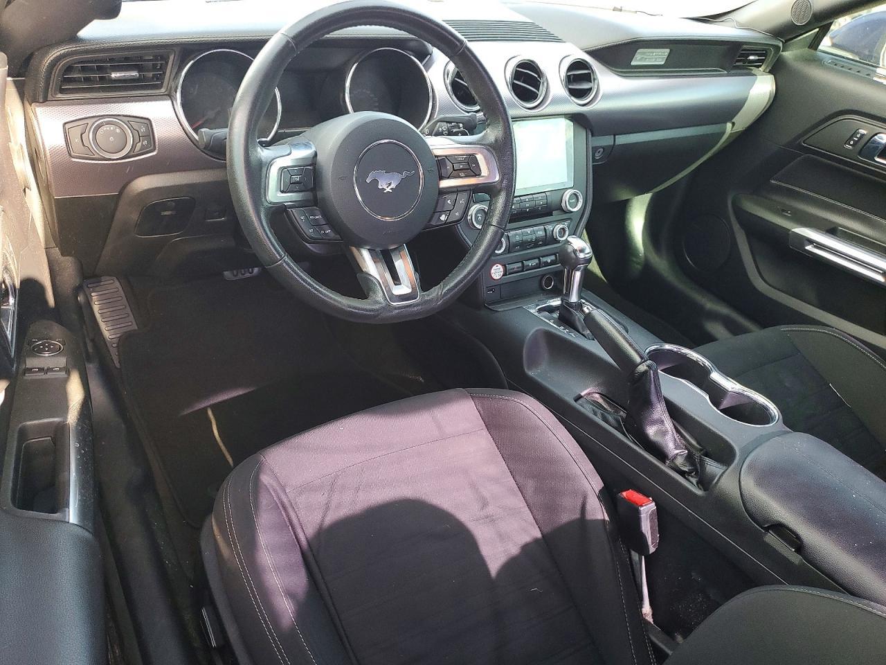 2016 Ford Mustang - zdjęcie 8