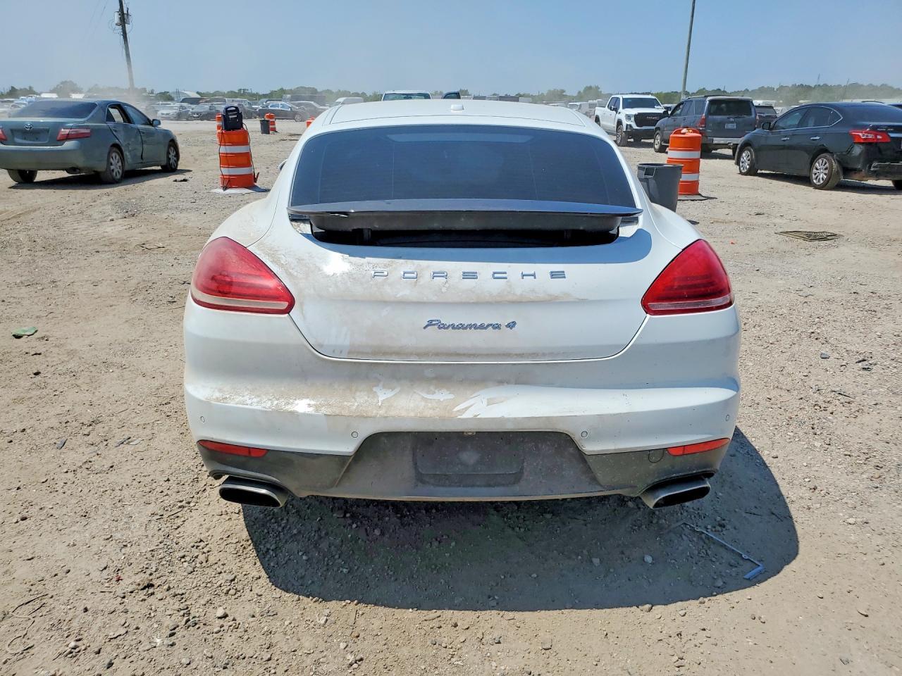 2015 Porsche Panamera 2 - zdjęcie 6