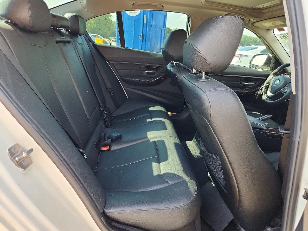 2015 BMW 328 I - zdjęcie 10