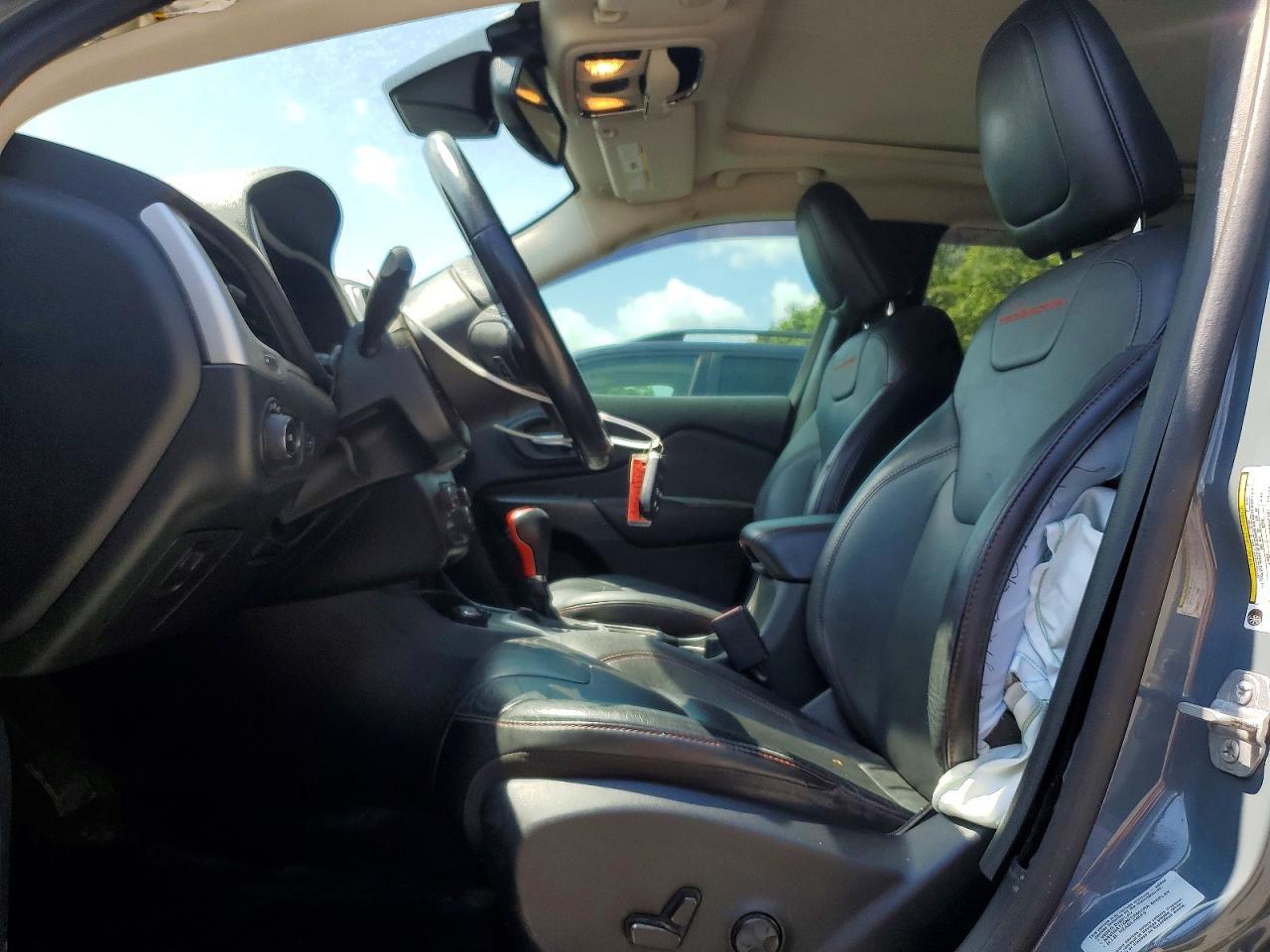 2015 Jeep Cherokee Trailhawk - zdjęcie 7