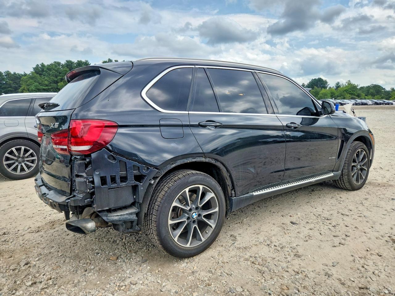 2015 BMW X5 xDrive50I - zdjęcie 3