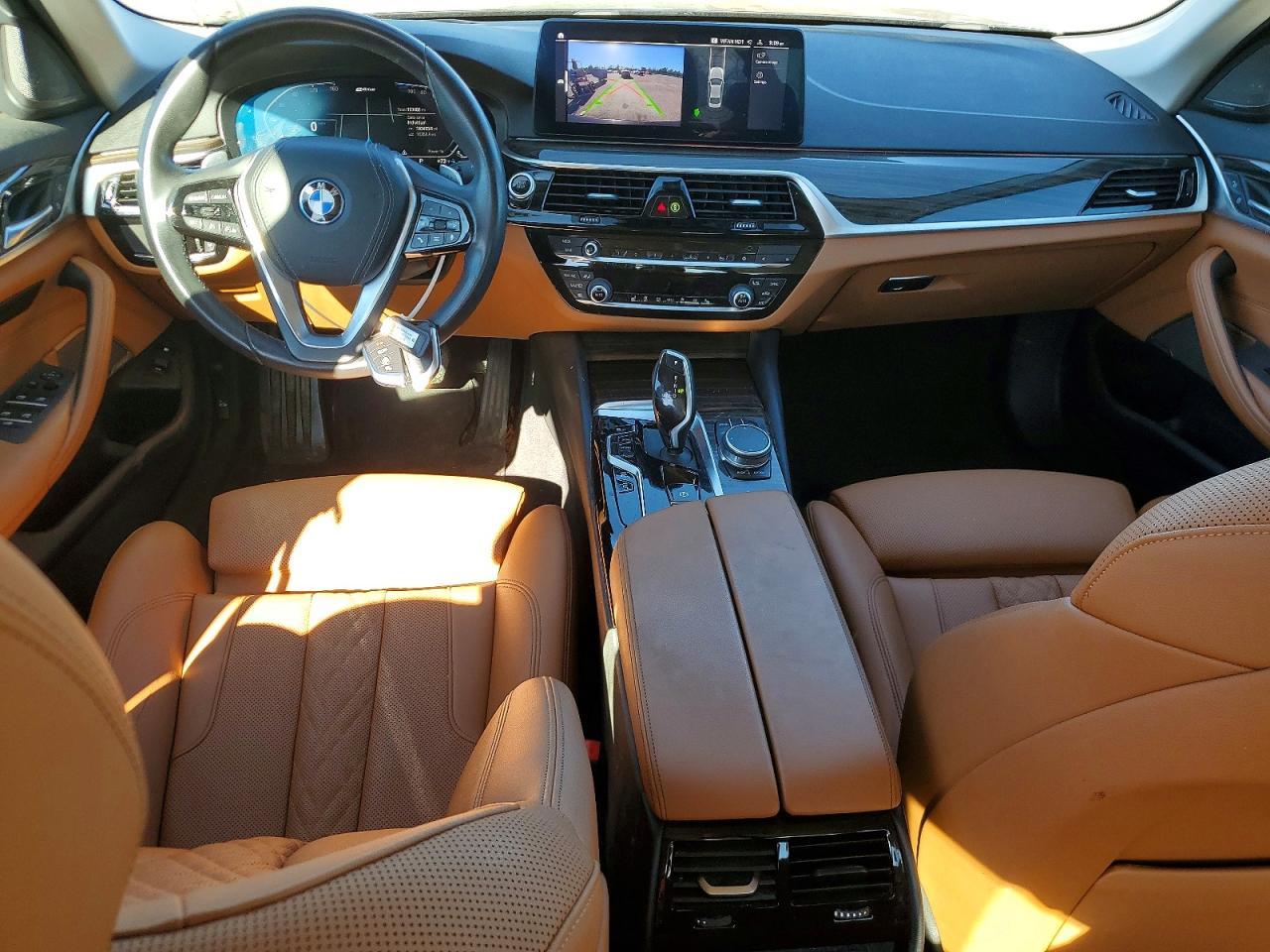 2022 BMW 530Xe - zdjęcie 8