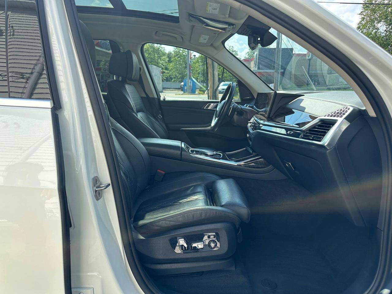 2025 BMW X7 xDrive40I - zdjęcie 8