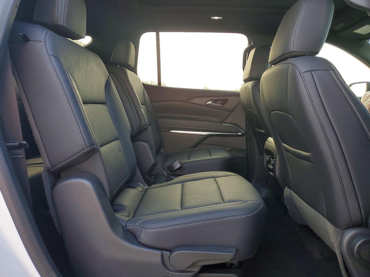 2025 Chevrolet Traverse Lt - zdjęcie 11