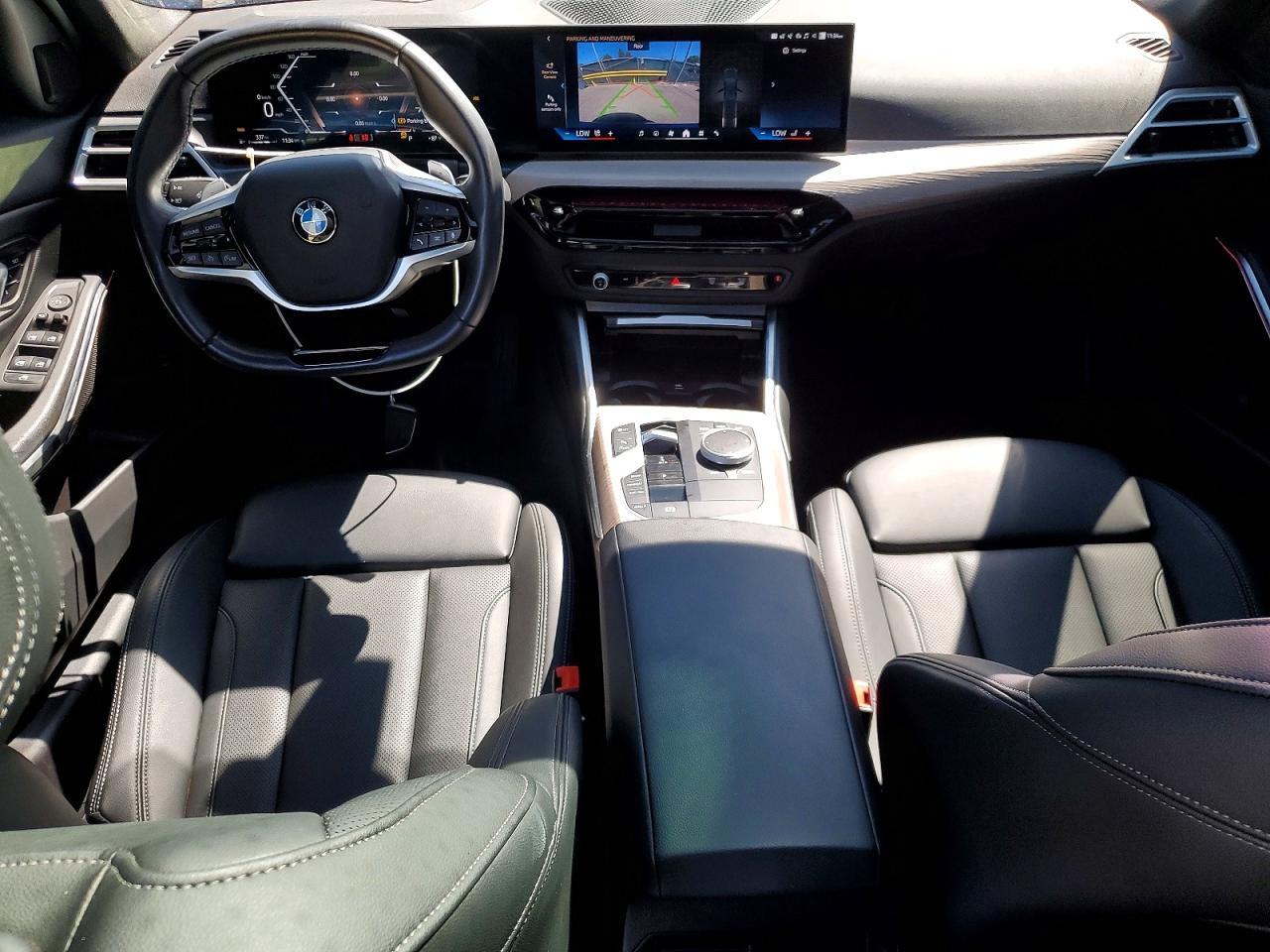 2025 BMW Seria 3 330i - zdjęcie 8
