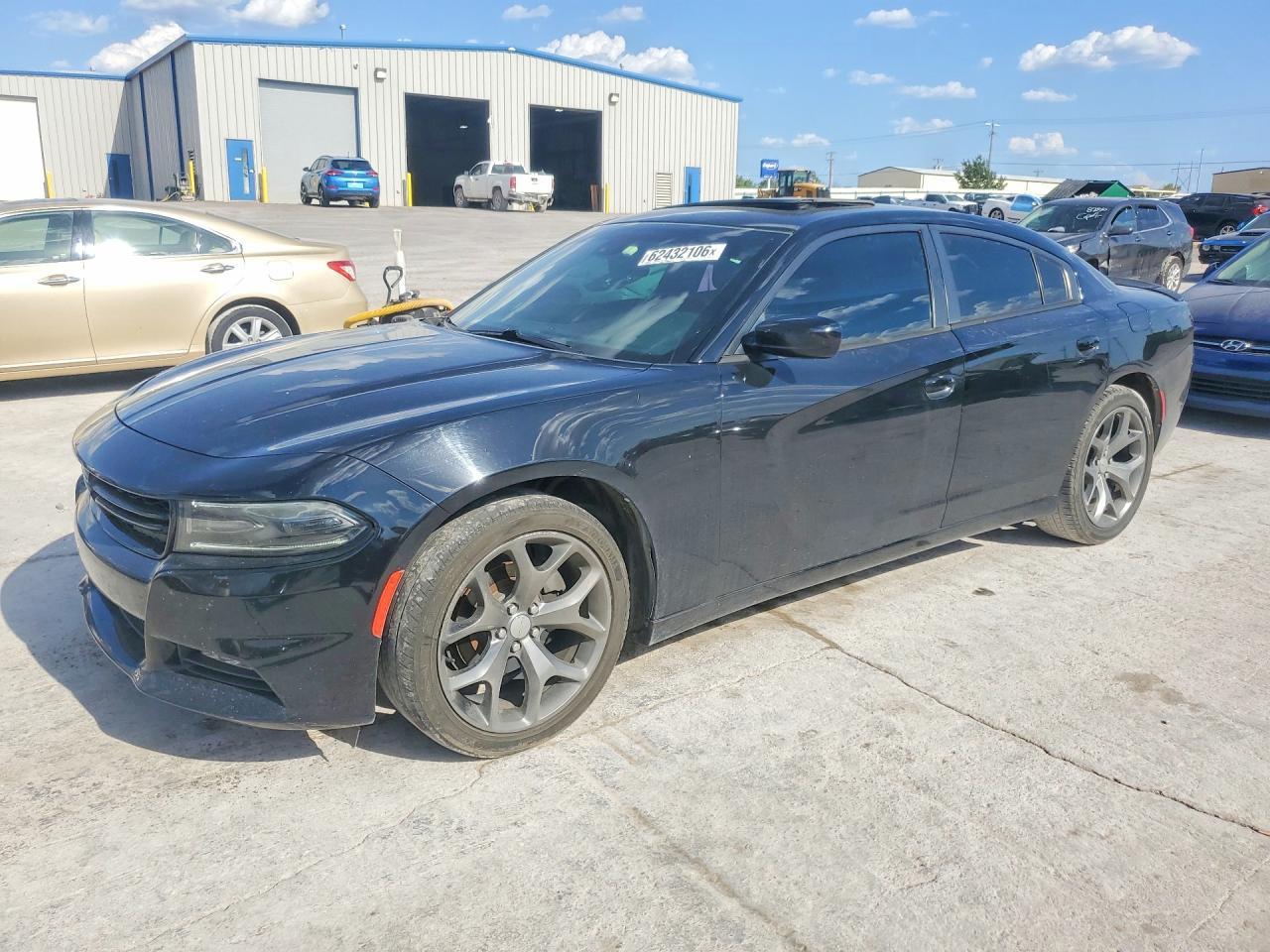 2015 Dodge Charger Sxt - zdjęcie główne