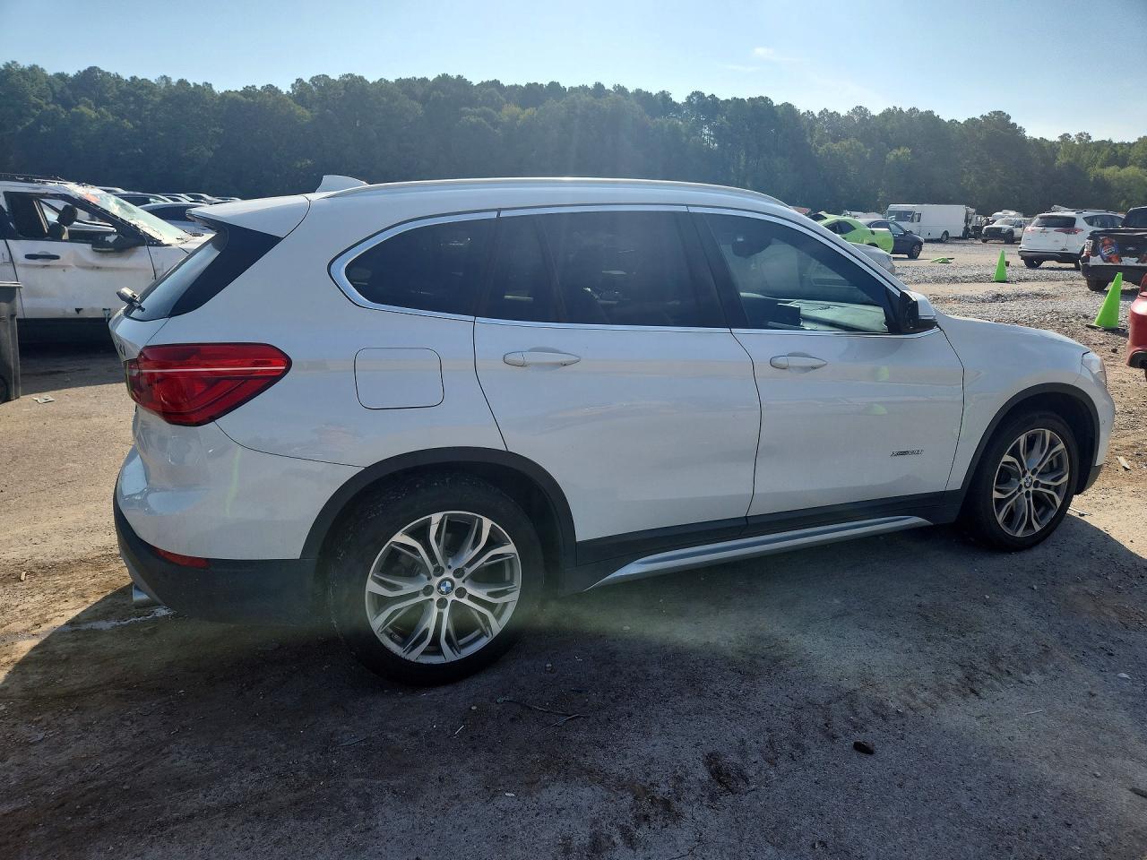 2017 BMW X1 xDrive28I - zdjęcie 3