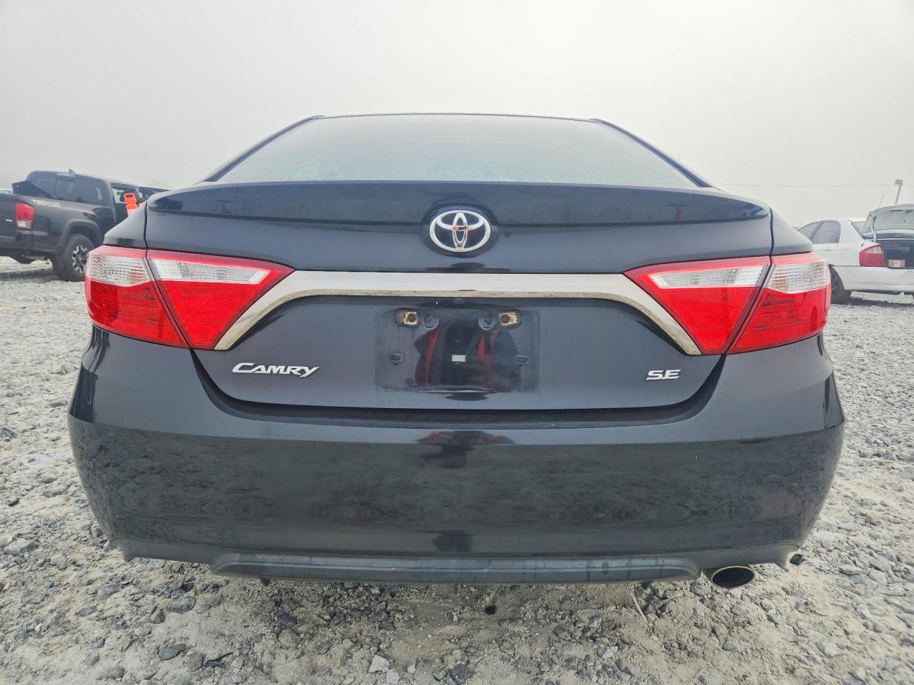 2016 Toyota Camry Se - zdjęcie 6